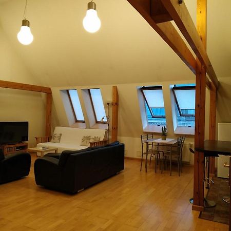 Sunlit Loft Apartment Riga Eksteriør billede